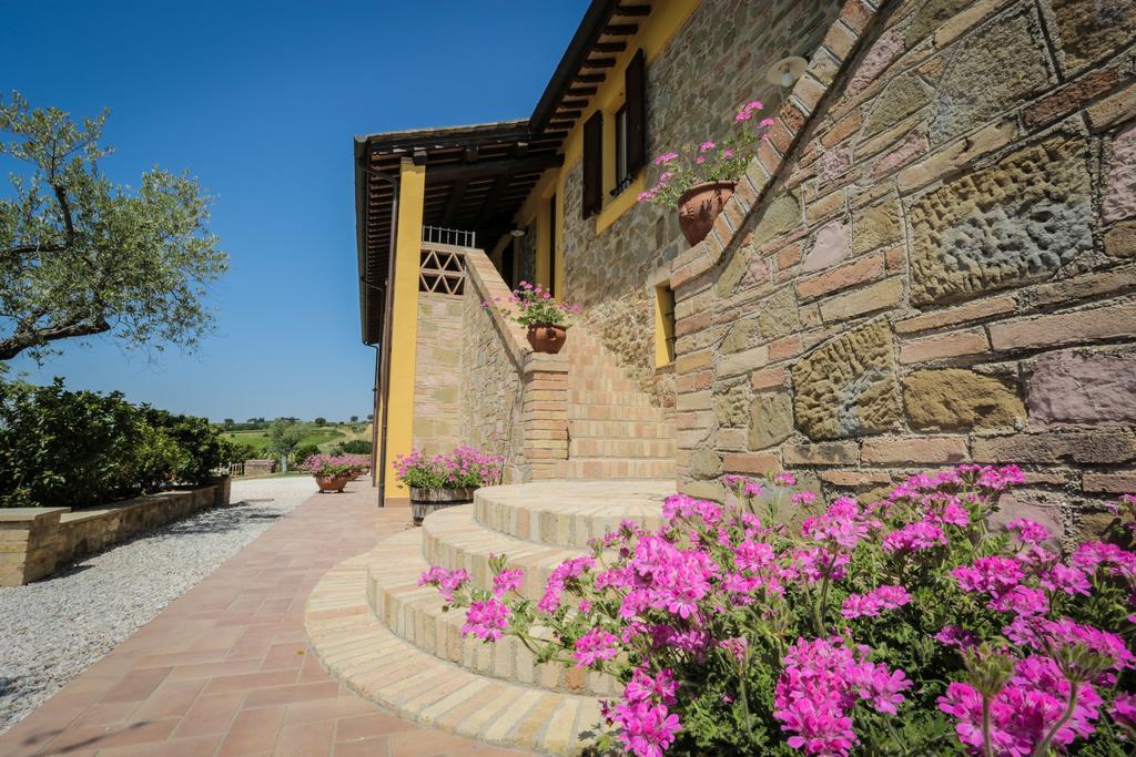 Agriturismo Il Divin Casale Torgiano Exterior photo
